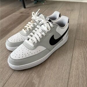 Nike Men's White and Gray Sneakers